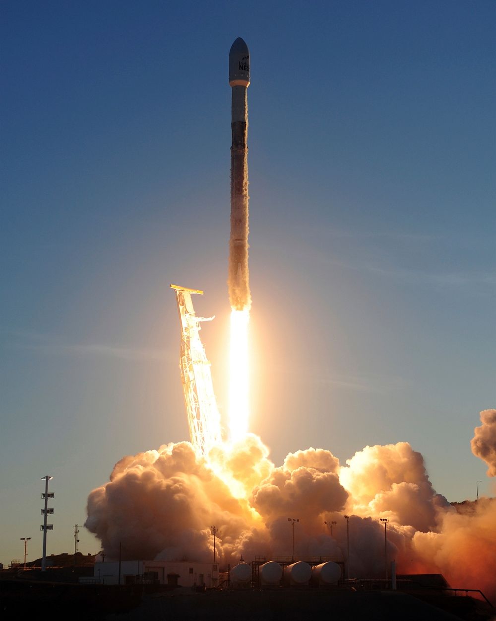 Team Vandenberg supported the successful launch of the fifth Iridium mission on a SpaceX Falcon 9 rocket from Space Launch…