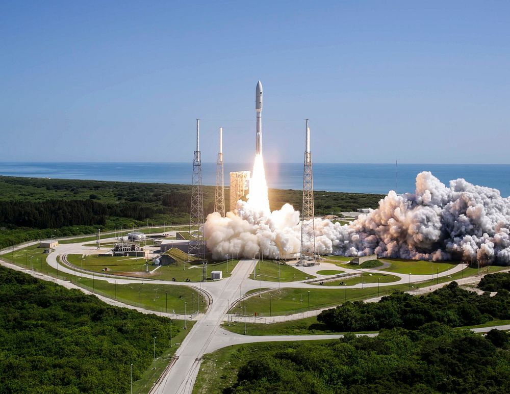An Atlas V launch vehicle carrying the U.S. Navy’s fifth Mobile User Objective System (MUOS) communications satellite lifts…