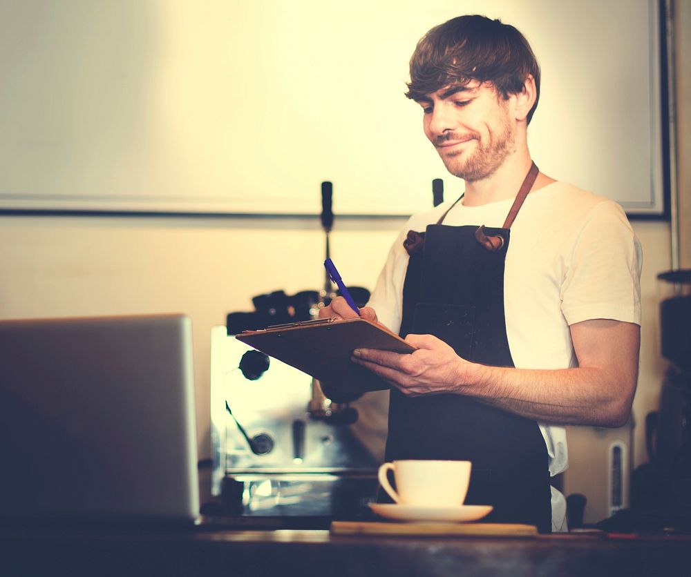 Barista Cafe Apron Cafe Coffee Premium Photo Rawpixel   CzNmcy1wcml2YXRlL3Jhd3BpeGVsX2ltYWdlcy93ZWJzaXRlX2NvbnRlbnQvbHIvay00Ny1qaXRlLTM5Mzc5d2YuanBn 