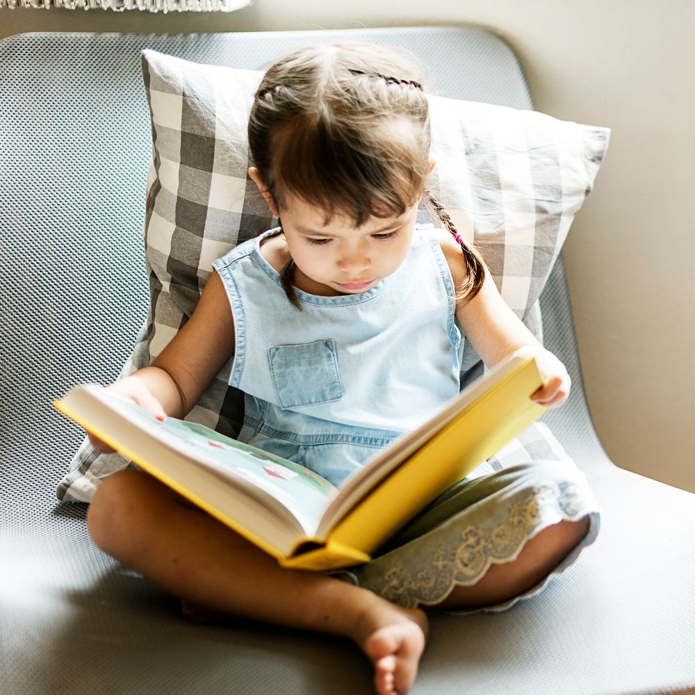 Girl Book Casual Home Kindergarten Offspring Concept