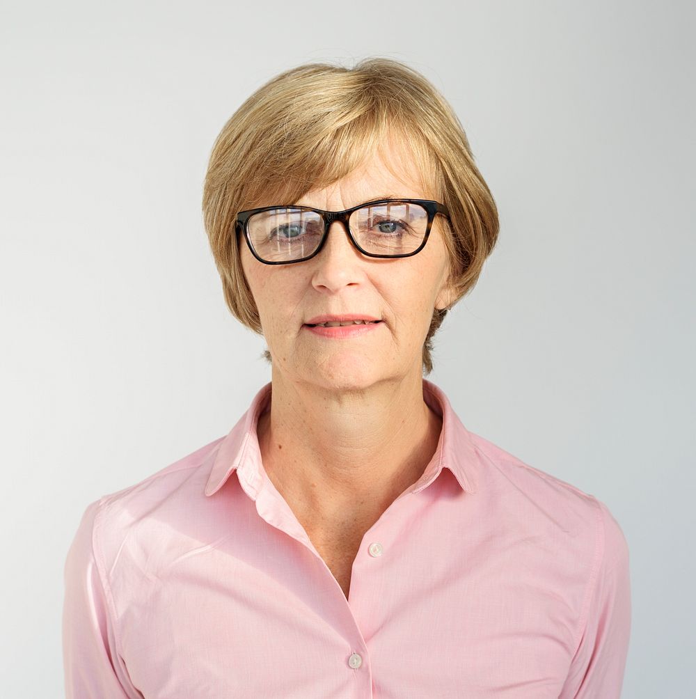 Portrait of a mature woman with glasses