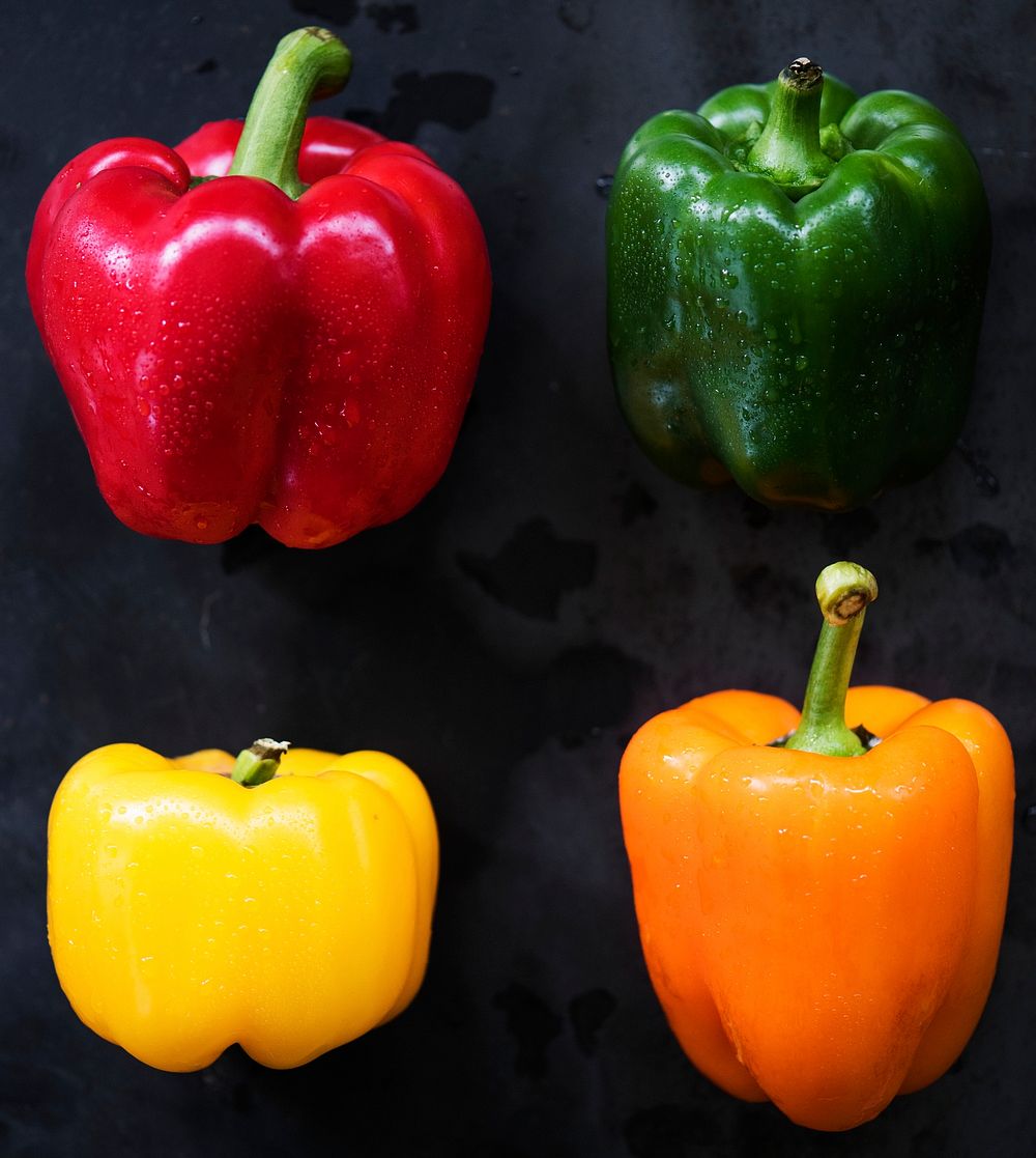 Bell peppers in different colors 