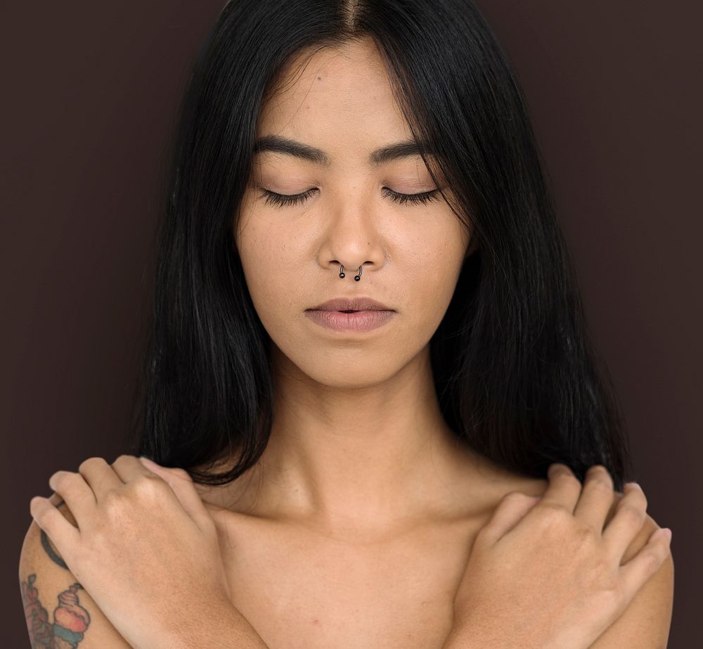 woman-pierced-nose-ring-bare-premium-photo-rawpixel