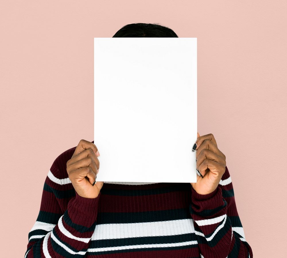 African descent woman is holding blank paper