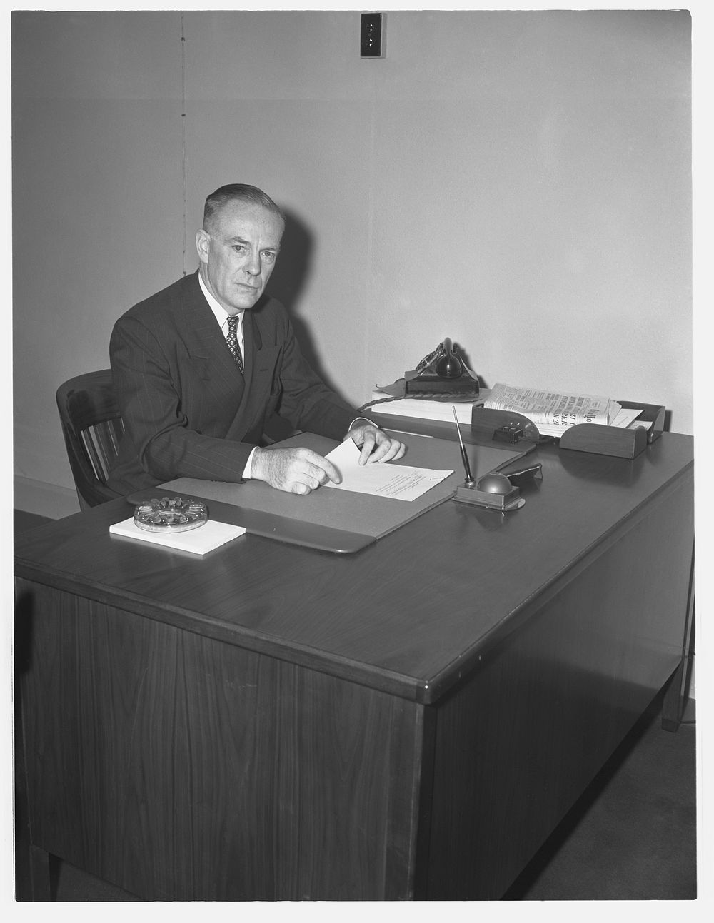Roy Jackson, former administrative officer for Office of Production Management (OPM). Sourced from the Library of Congress.