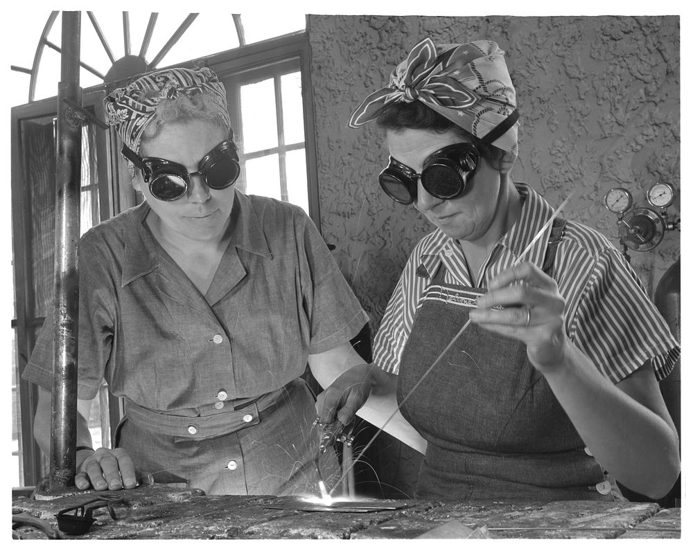 De Land pool. Aircraft construction class. These two Daytona Beach, Florida housewives talk war work and welding like their…