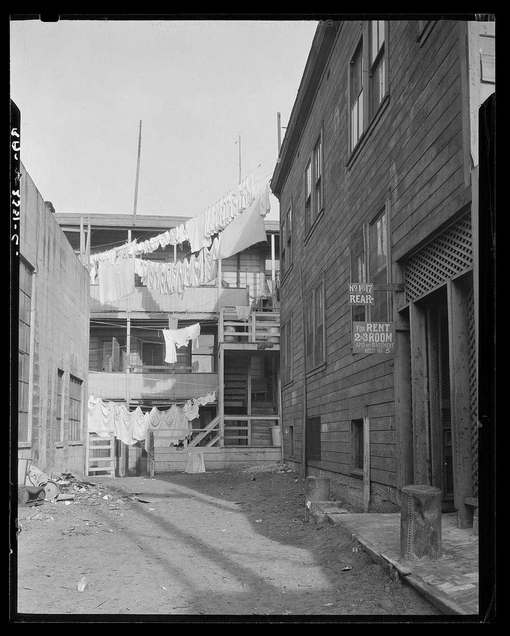 Slums of San Francisco, California. Sourced from the Library of Congress.