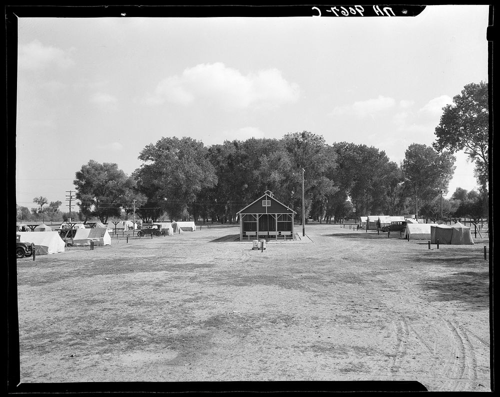 Marysville camp for migrants. Resettlement Administration. Shows utility unit and camp sites (toilets, showers, laundry).…