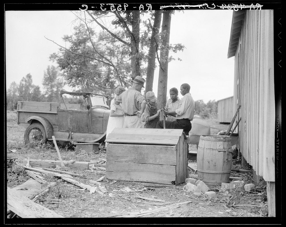 White and s solve problems together on the Sherwood Eddy cotton cooperative of Hill House, Mississippi. Sourced from the…
