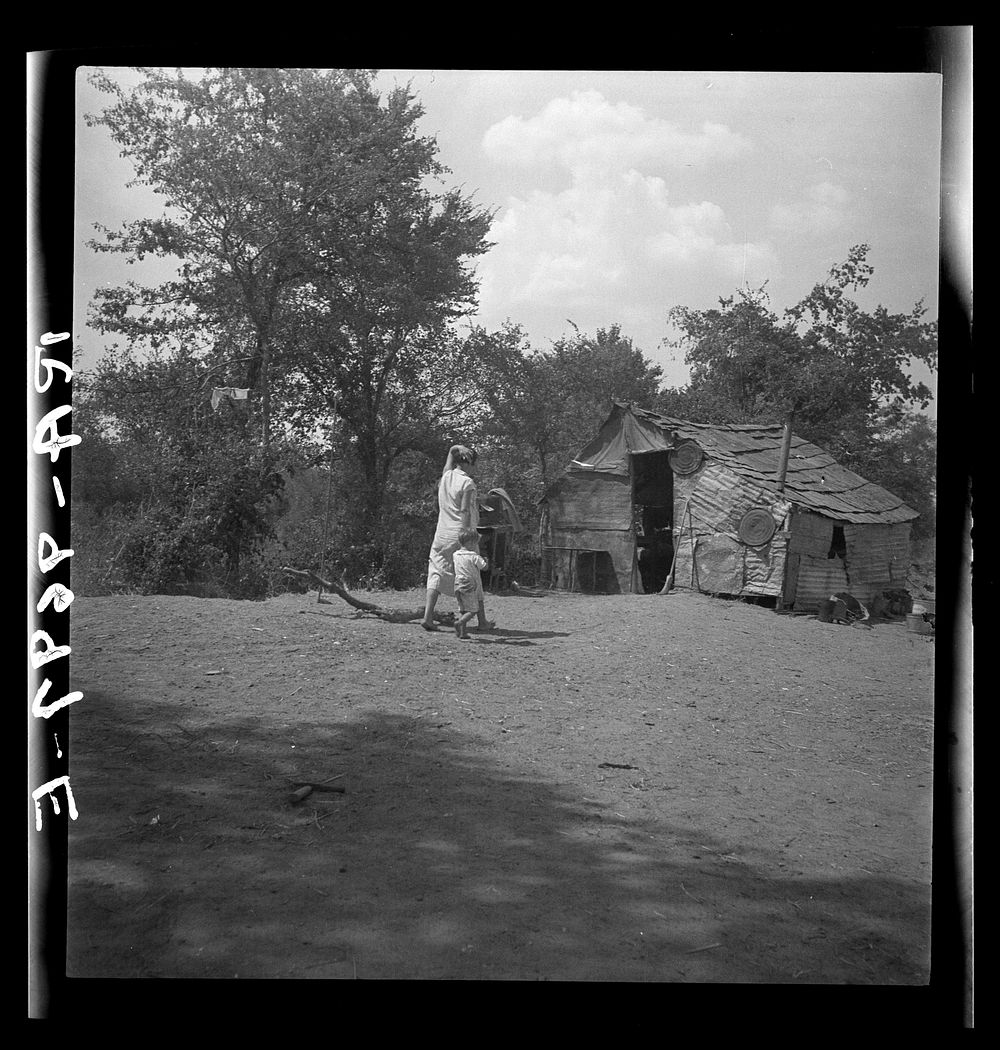 The home of a family in Oklahoma County. Elm Grove, Oklahoma. Sourced from the Library of Congress.