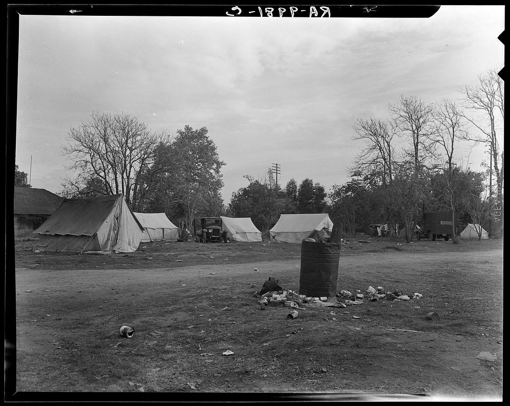 Squatters' camp near Farmersville. Tulare County, California. Sourced from the Library of Congress.