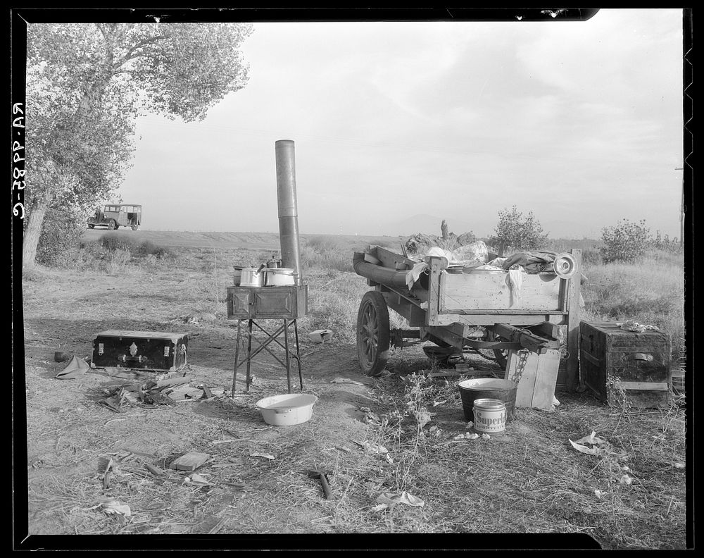 Migratory workers' "kitchen" near Shafter. Kern County, California. Squatters' camp. Sourced from the Library of Congress.