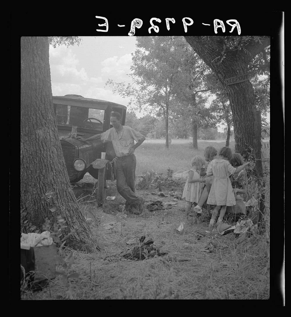 [Untitled photo, possibly related to: Migrant family from Oklahoma in Texas. A family of six alongside the road. An example…