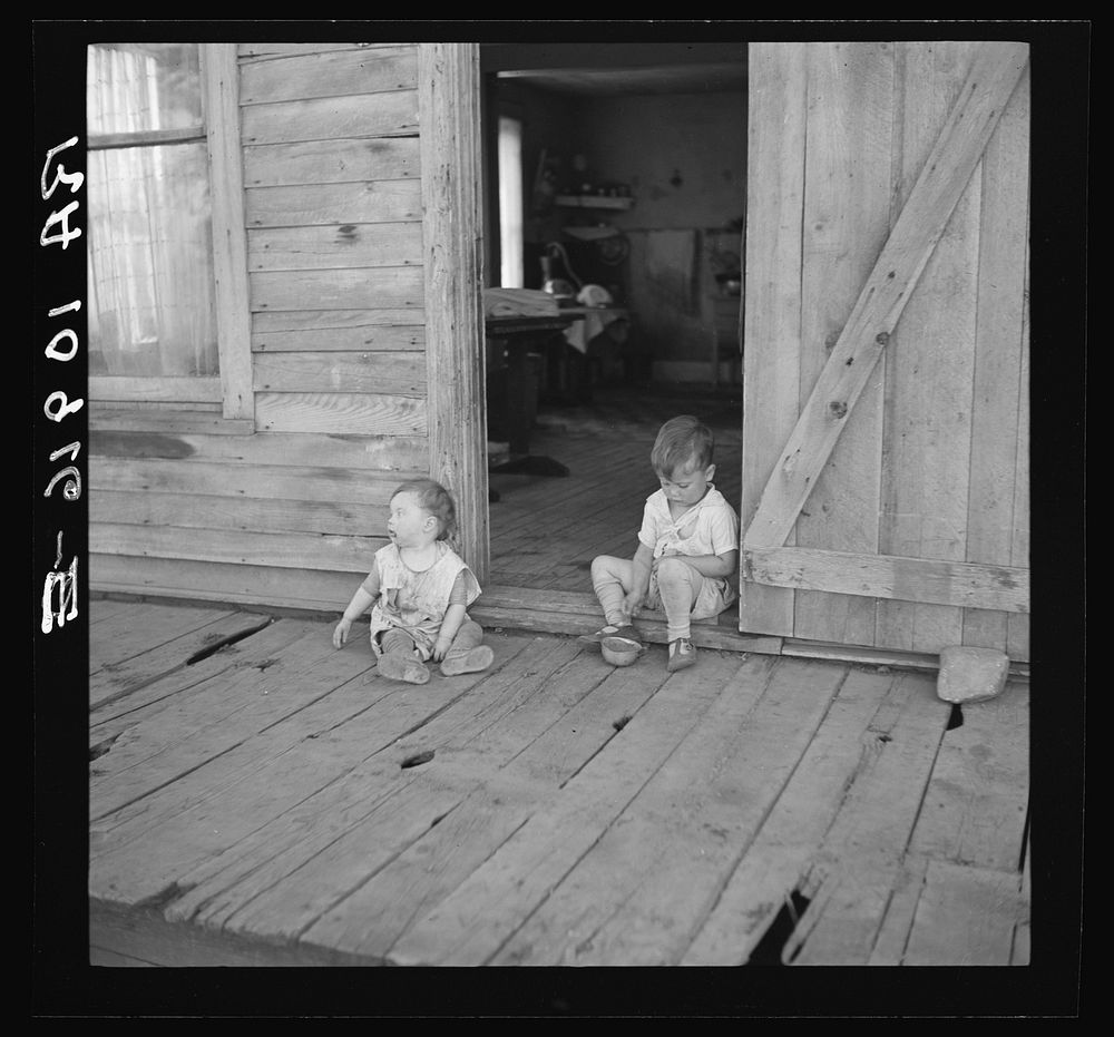 [Untitled photo, possibly related to: Children at Gibbs City, Michigan] by Russell Lee