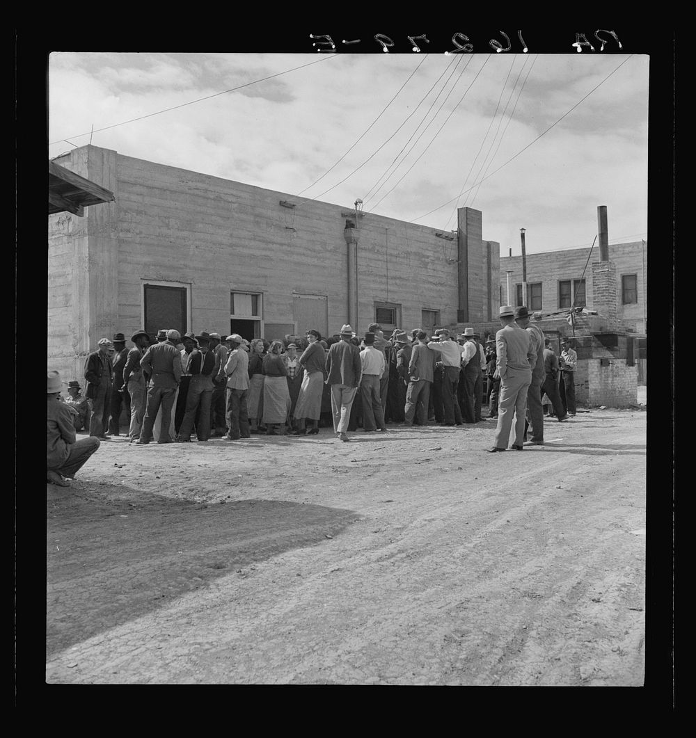 Waiting for relief checks. Calipatria, California. Imperial Valley. Sourced from the Library of Congress.