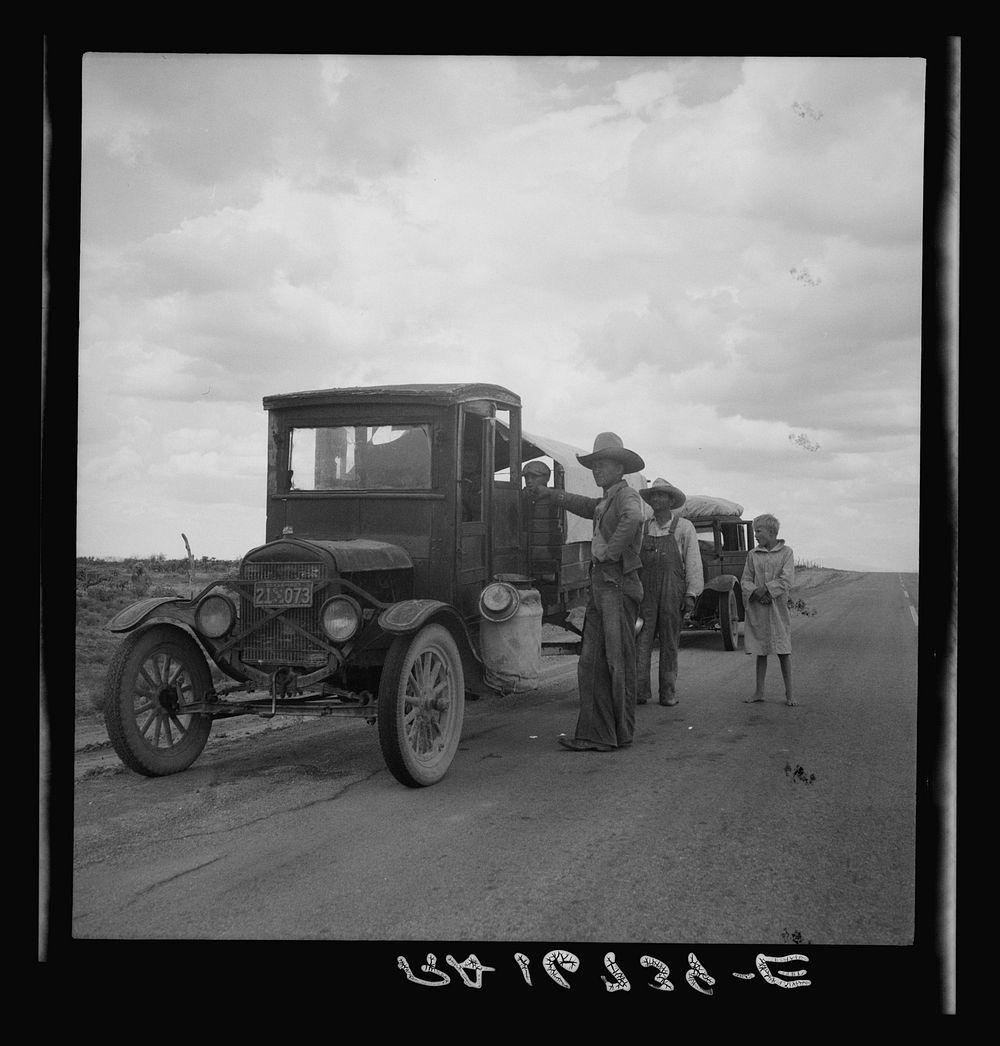 Drought refugees stopped along the highway near Lordsburg, New Mexico. Sourced from the Library of Congress.