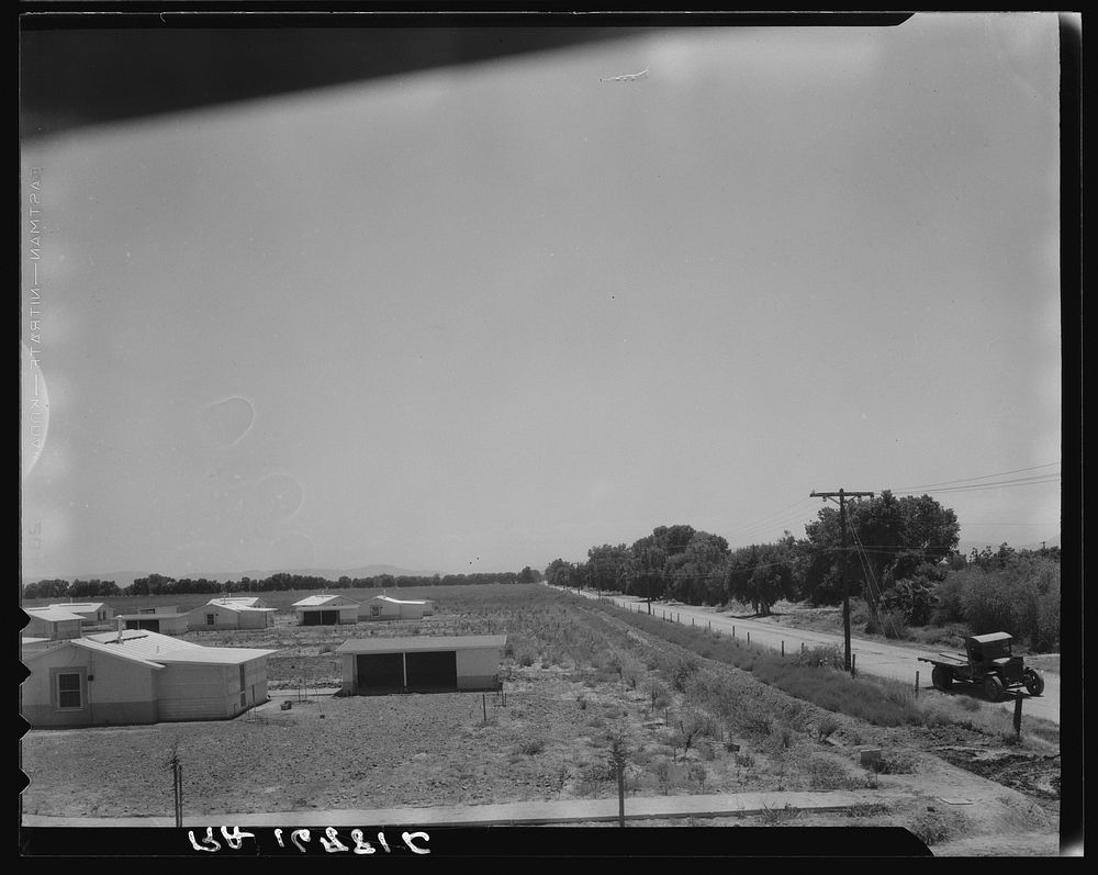 View of Resettlement Administration's part-time farms. Glendale, Arizona. Sourced from the Library of Congress.