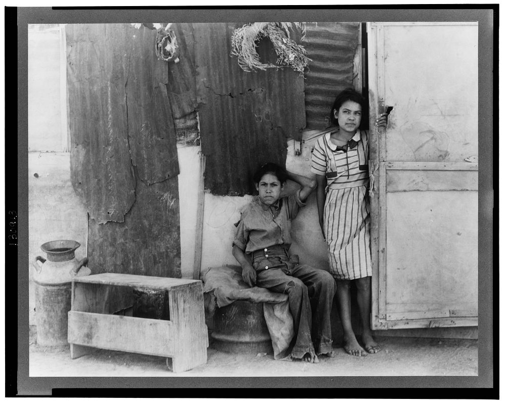 Children of Mexican cotton laborers. Casa Grande, Arizona. Sourced from the Library of Congress.