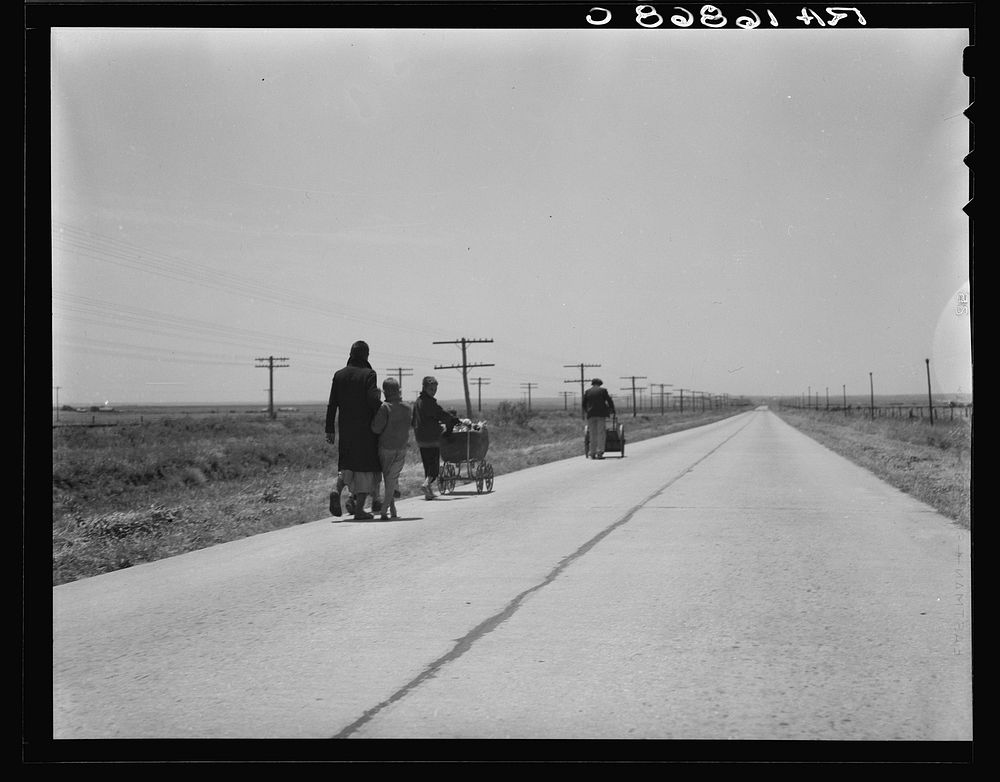 Flood refugees, four miles out of Memphis. Hall County, Texas. Sourced from the Library of Congress.