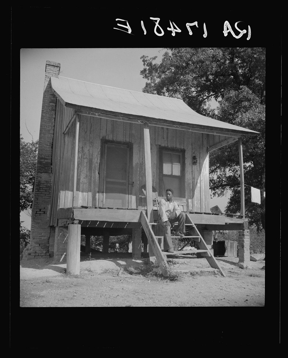 Sharecropper cabin. Coahoma County, Mississippi. Sourced from the Library of Congress.
