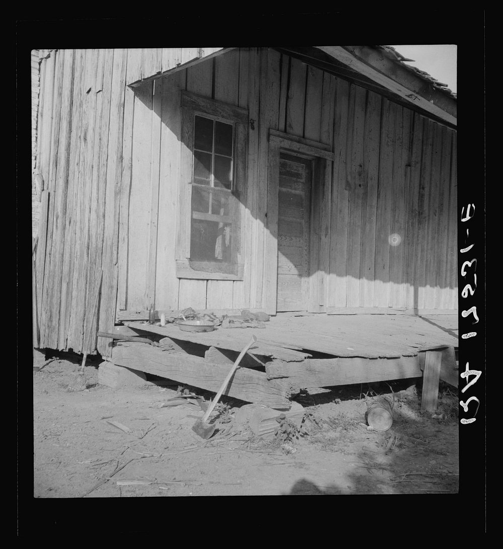 Sharecropper's cabin. Mississippi. Sourced from the Library of Congress.
