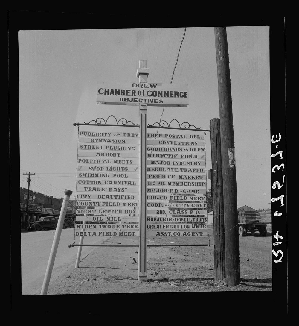 Chamber of Commerce sign. Drew, Mississippi. Sourced from the Library of Congress.