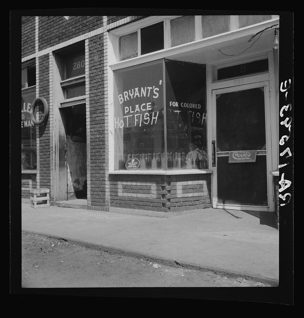 Fish restaurant for colored in the quarter cotton hoers are recruited. Memphis, Tennessee. Sourced from the Library of…