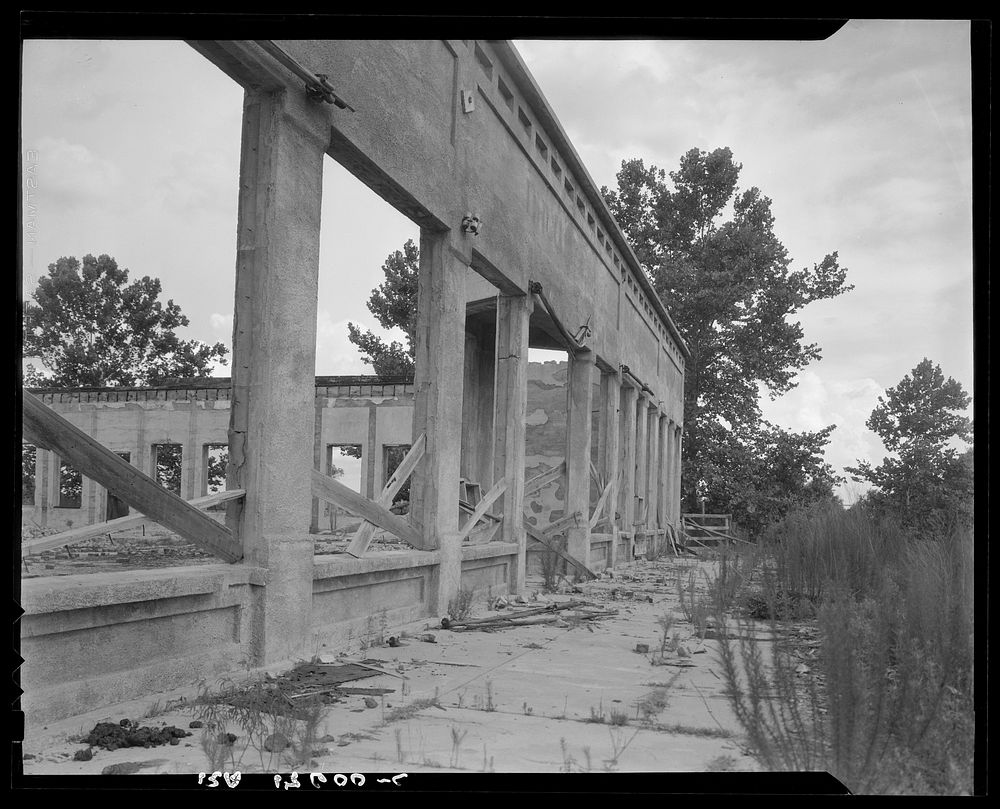 Remains of drug store at Fullerton, Louisiana, an abandoned lumber town. Sourced from the Library of Congress.