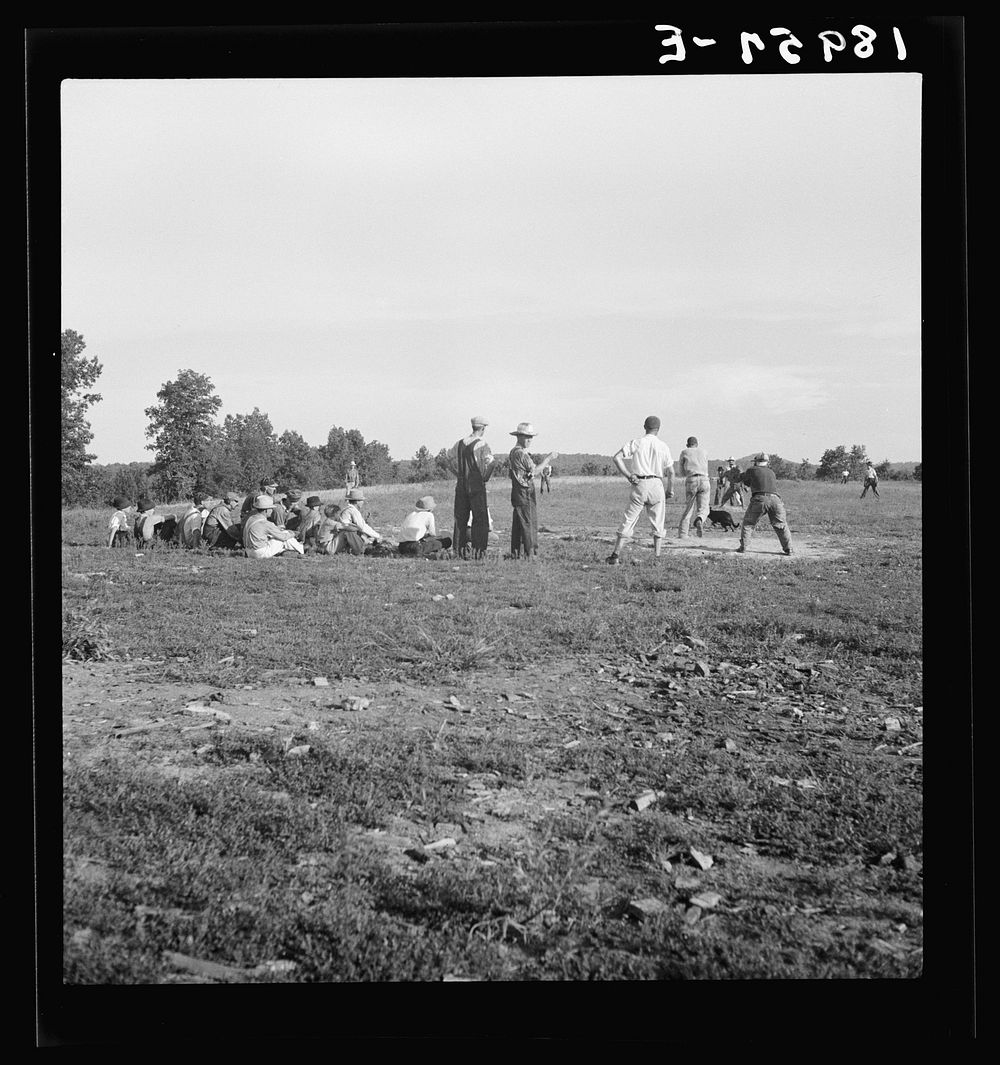 FSA/8b33000/8b33000\8b33016a.tif. Sourced from the Library of Congress.