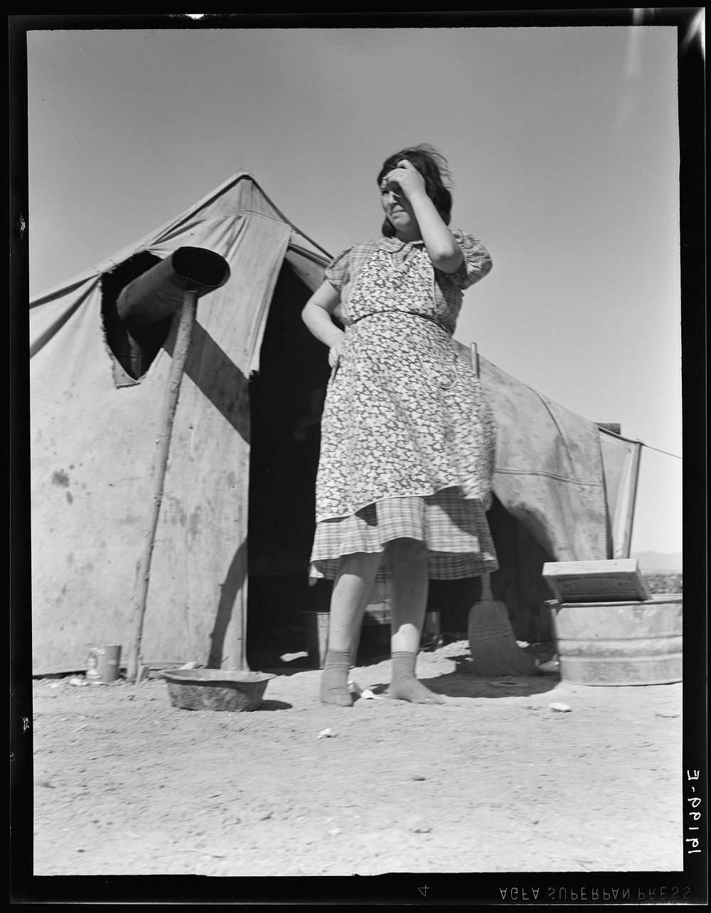 [Untitled photo, possibly related to: Near Calipatria, Imperial Valley, California. In grower's camp for migrant labor on…