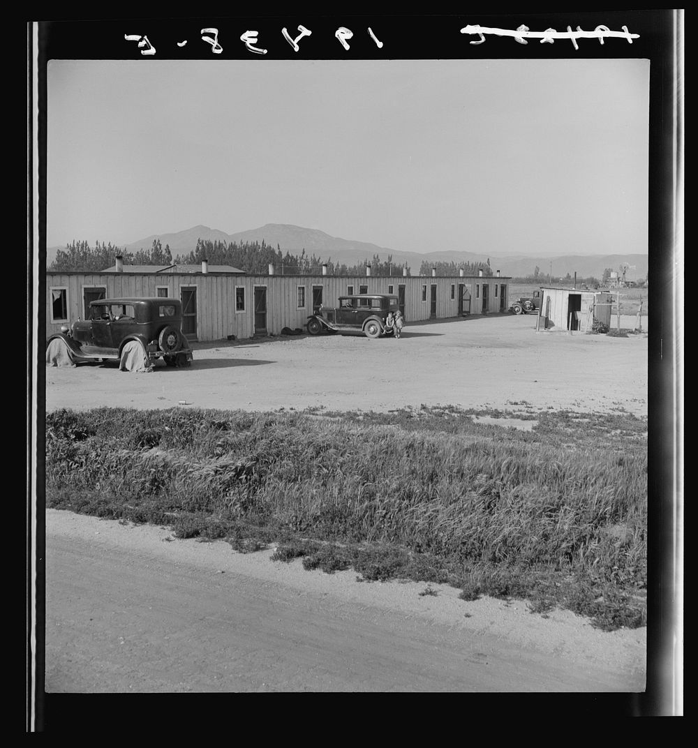Arkansawyers auto camp, filled almost completely with Arkansas migrants. Greenfield, Salinas Valley, California. Rent ten…