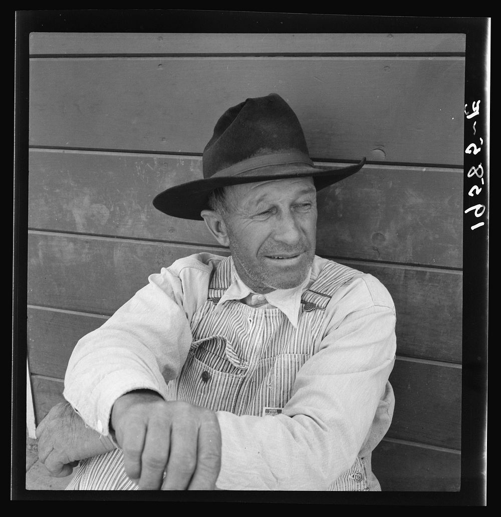 Tulare County, at Farm Security Administration (FSA) camp at Farmersville, California. Sourced from the Library of Congress.