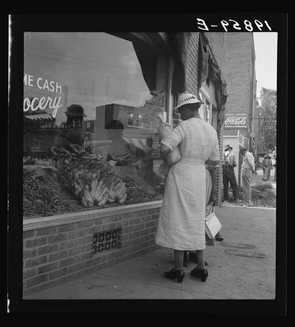 Main street, Pittsboro, North Carolina. Sourced from the Library of Congress.