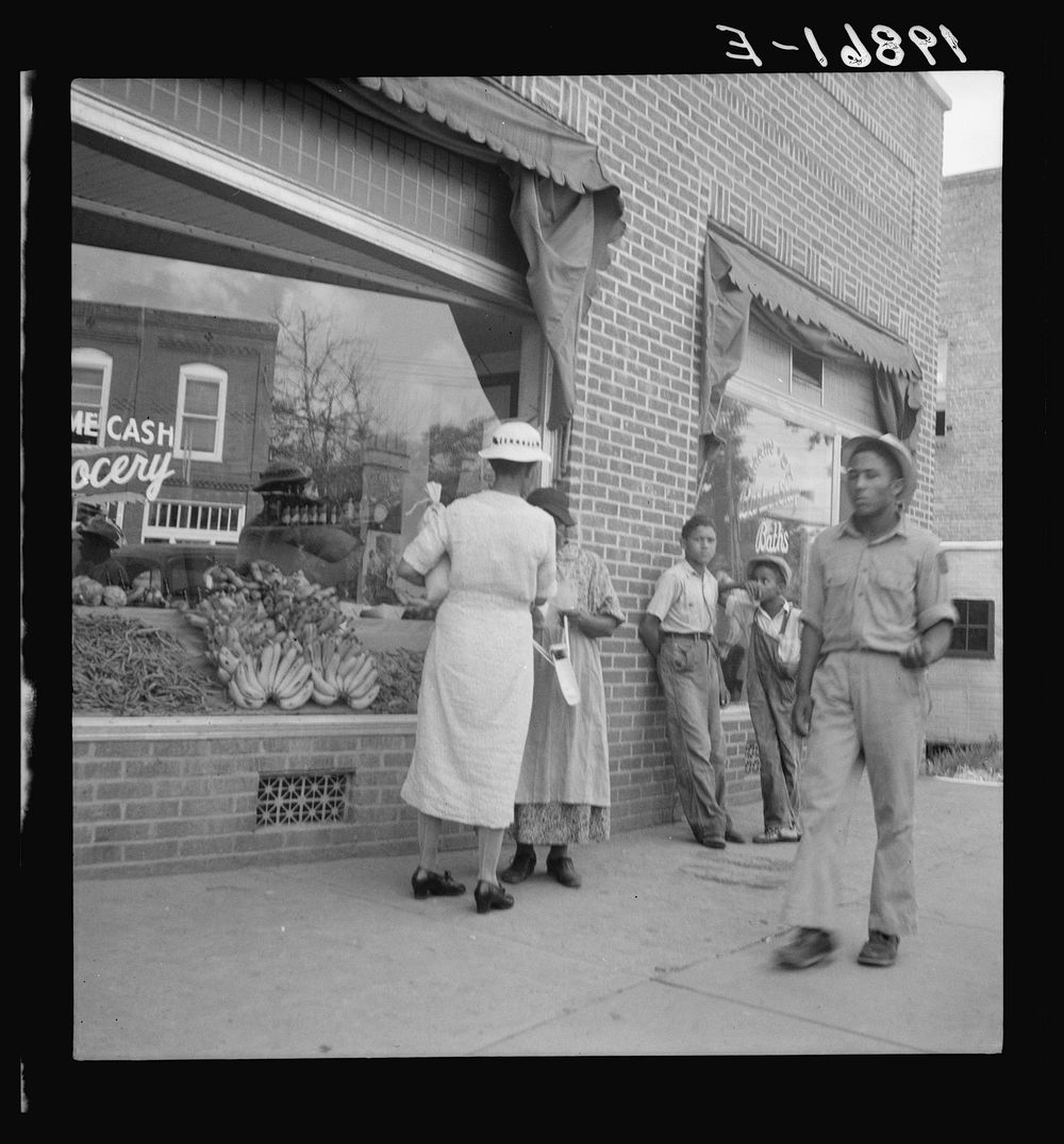 [Untitled photo, possibly related  to: Main Street, Pittsboro, North Carolina]. Sourced from the Library of Congress.