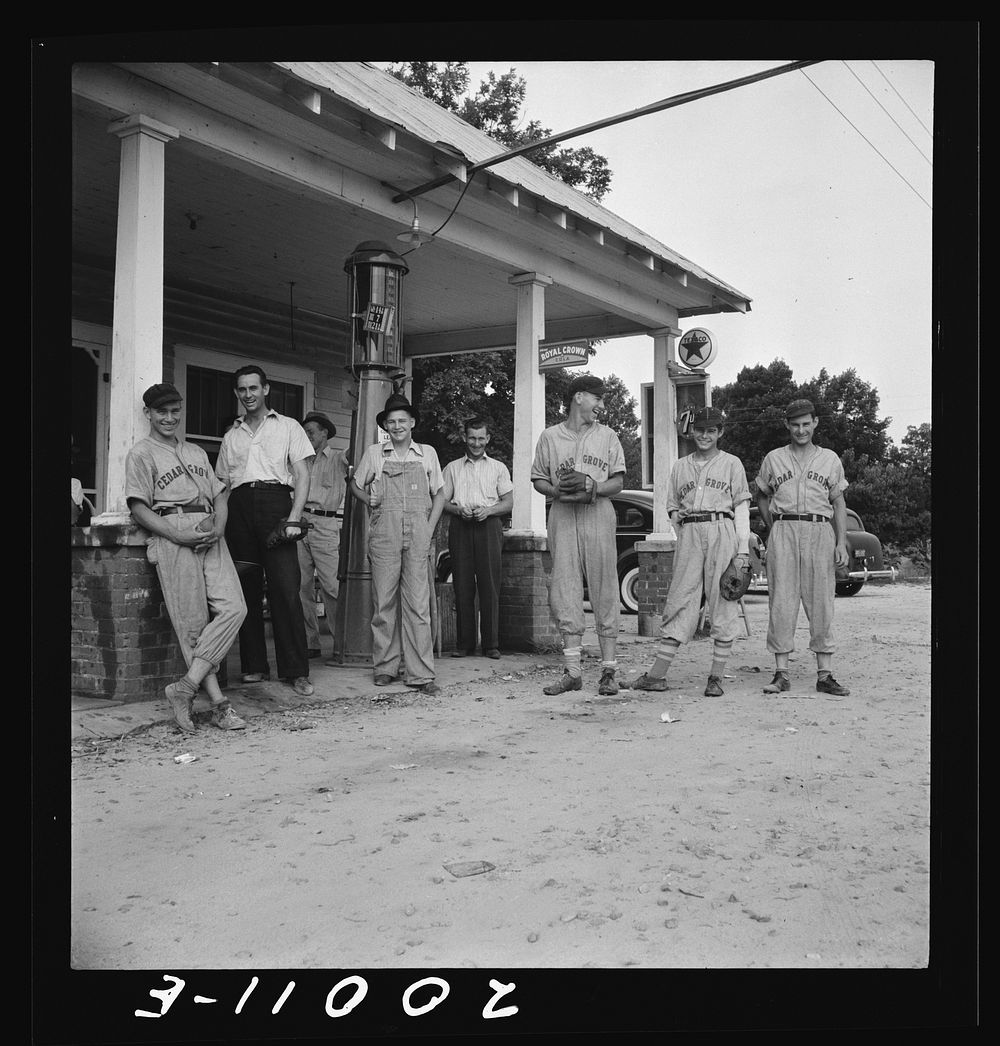 [Untitled photo, possibly related to: Fourth of July, near Chapel Hill, North Carolina. Rural filling stations become…