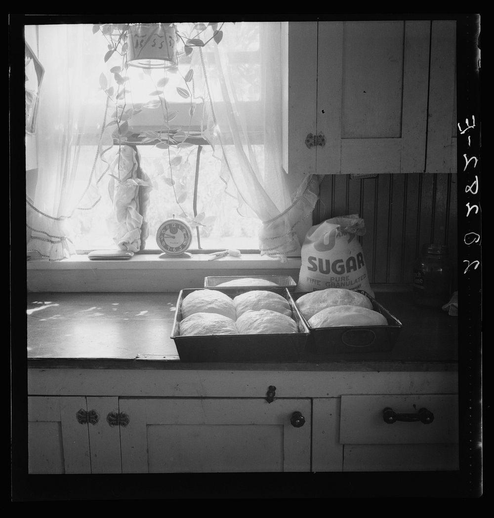[Untitled photo, possibly related to: A corner of the (T.P.) Schrock kitchen in their new home. Washington, Yakima Valley].…