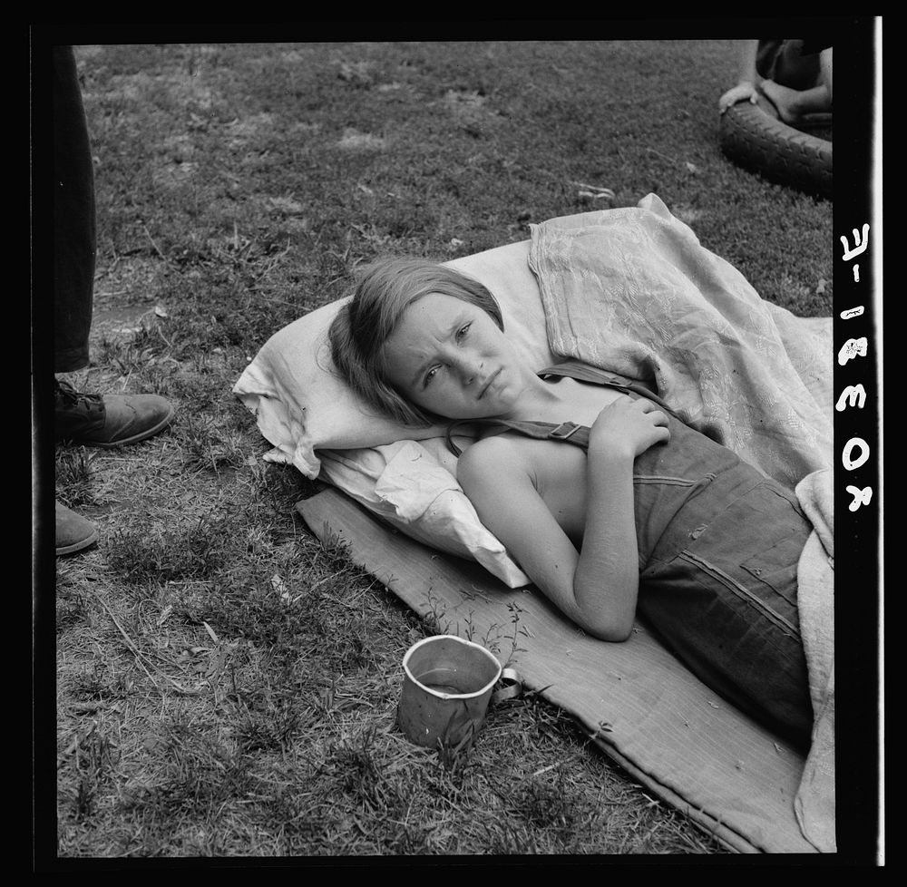 Sick migrant child. Washington, Yakima Valley, Toppenish. Sourced from the Library of Congress.
