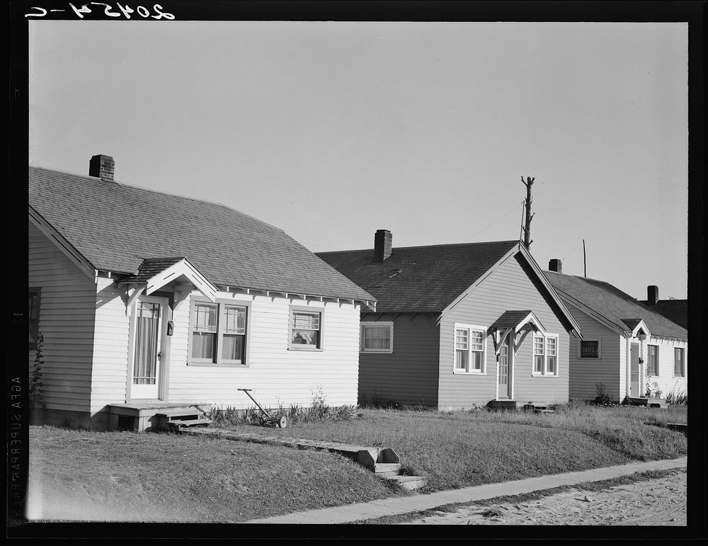 [Untitled photo, possibly related to: Washington, Cowlitz County. Longview. Type of home built by private interests for mill…