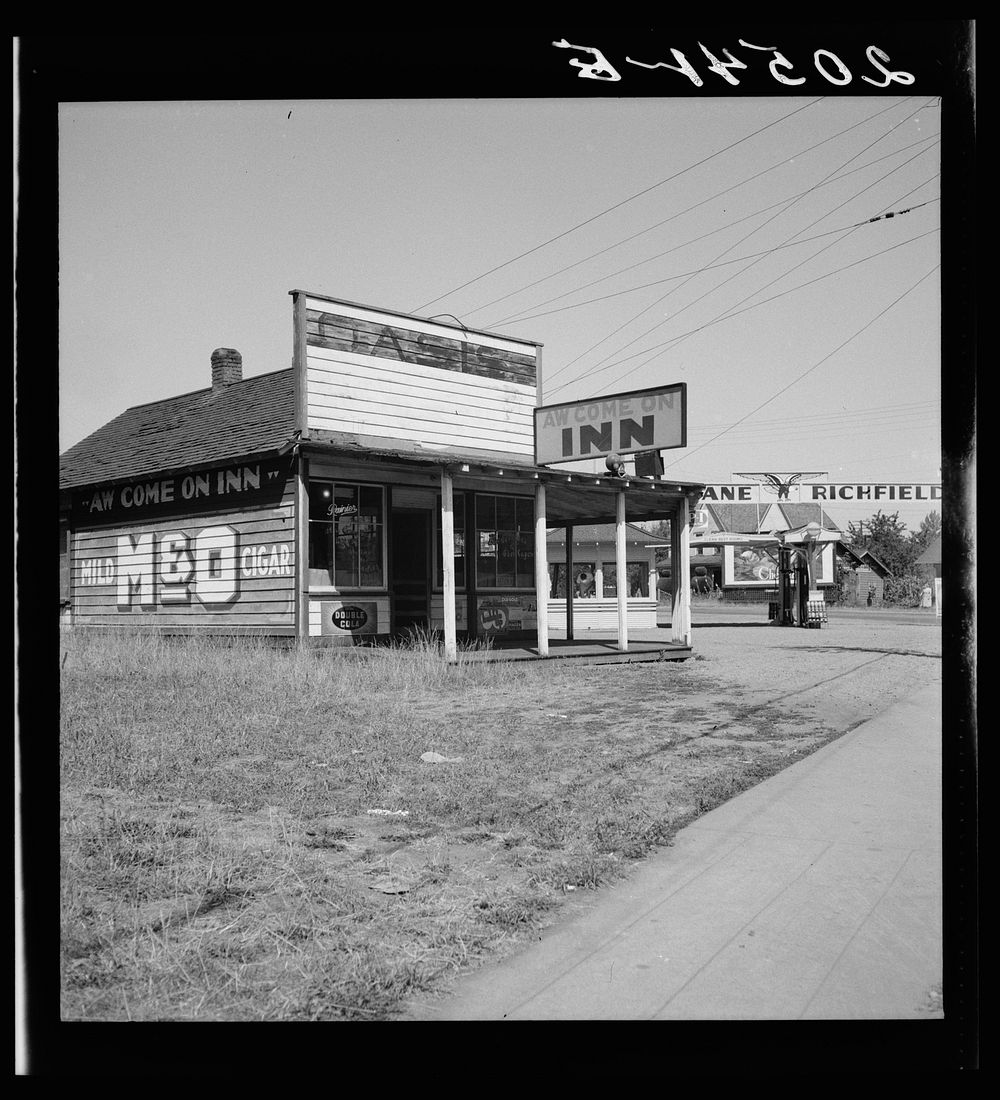 Washington, Lewis County, Centralia. Cafe on U.S. 99, formerly the "Oasis". Sourced from the Library of Congress.