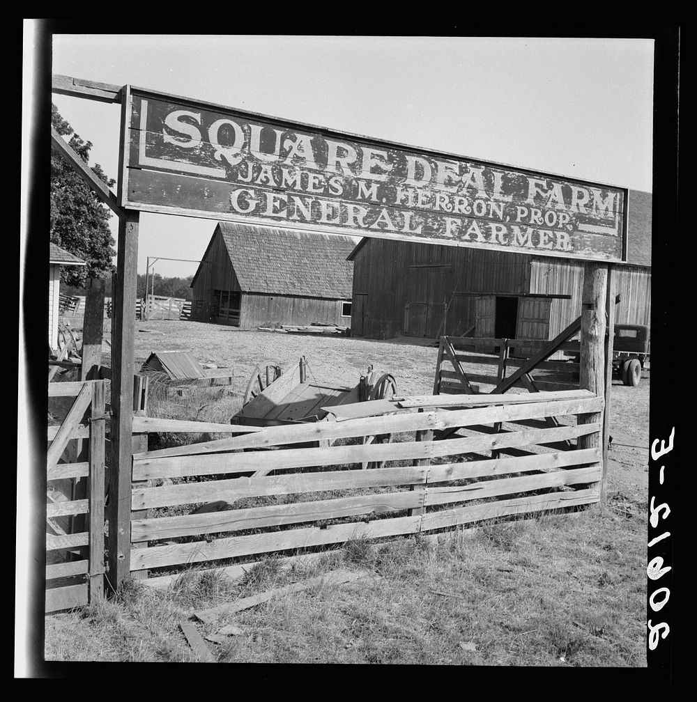 Note on changing rurual life. On U.S. 99. Benton County, Oregon, Williamette Valley. Sourced from the Library of Congress.