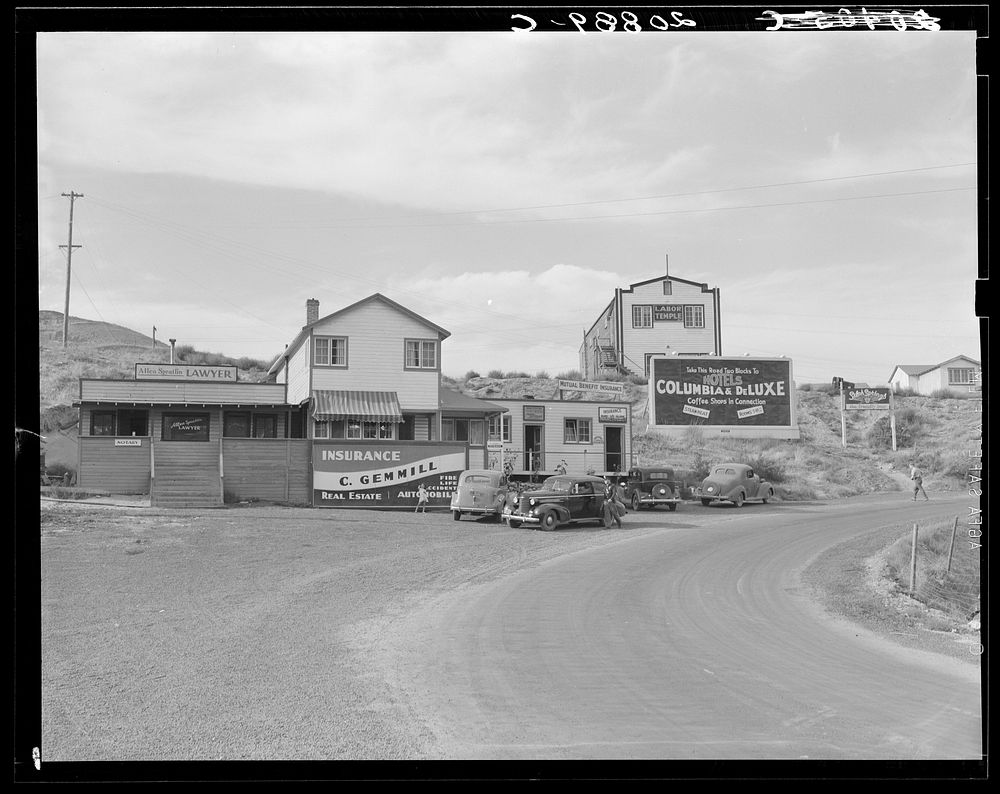 [Untitled photo, possibly related to: Washington, Coulee City, Grant County. Road which crosses the highway and leads from…