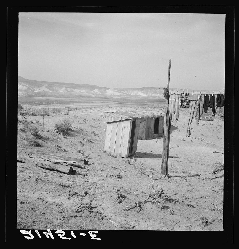 The Dazey place. Homedale district, Malheur County, Oregon. Sourced from the Library of Congress.