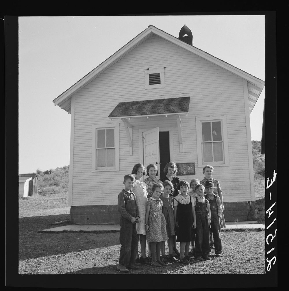 Jacknife School, Gem County, Idaho. Eleven pupils, two of them children of families belonging to Ola self-help sawmill co…