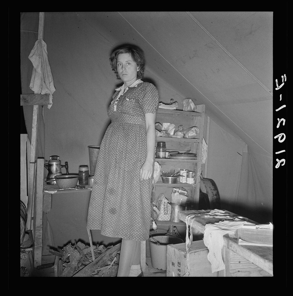 Young mother, aged twenty-two, has one little girl three years old. Merrill, Klamath County, Oregon. In mobile unit of FSA…