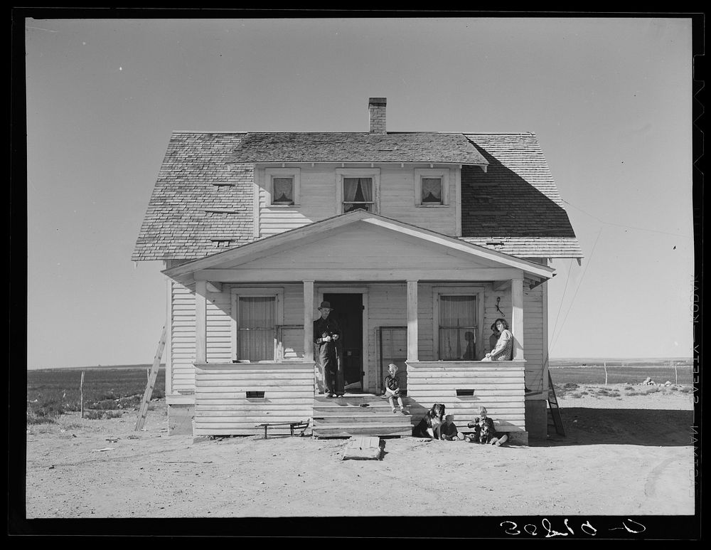 Home of A.O. Ryland near Williston, North Dakota by Russell Lee