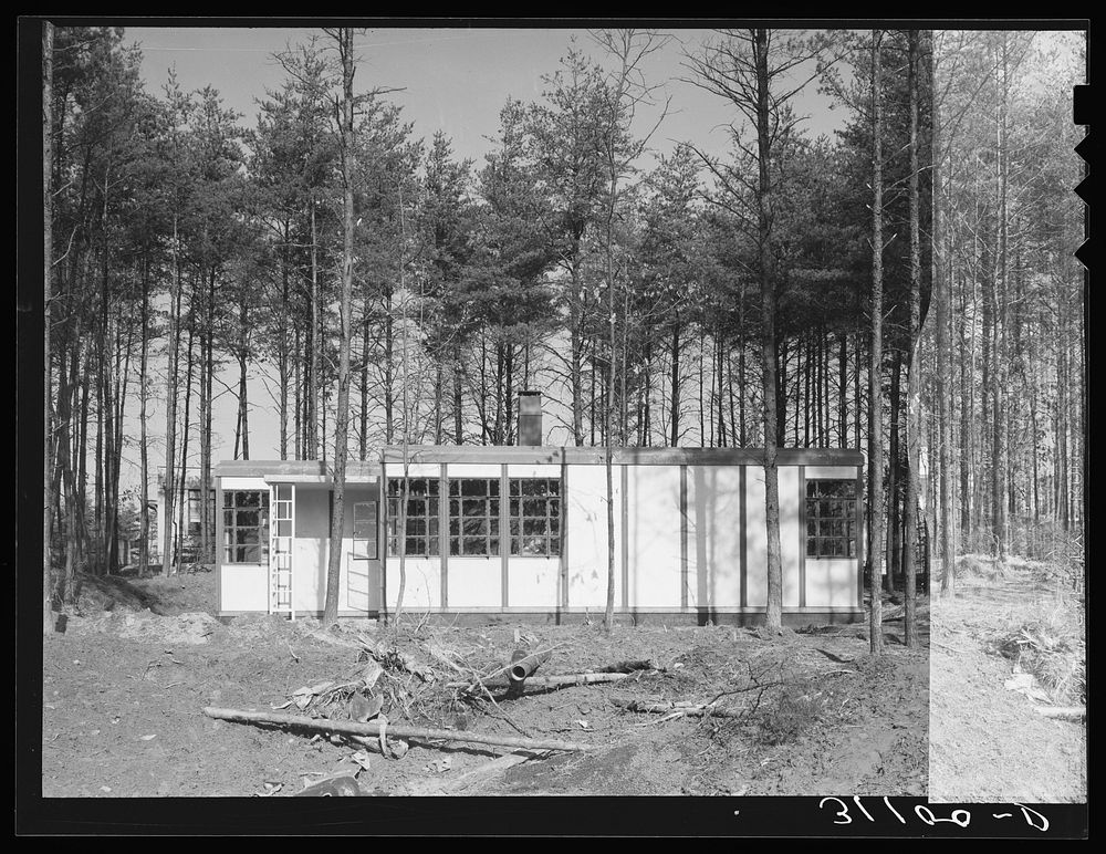 [Untitled photo, possibly related to: Pre-fabricated house at Greenbelt, Maryland] by Russell Lee