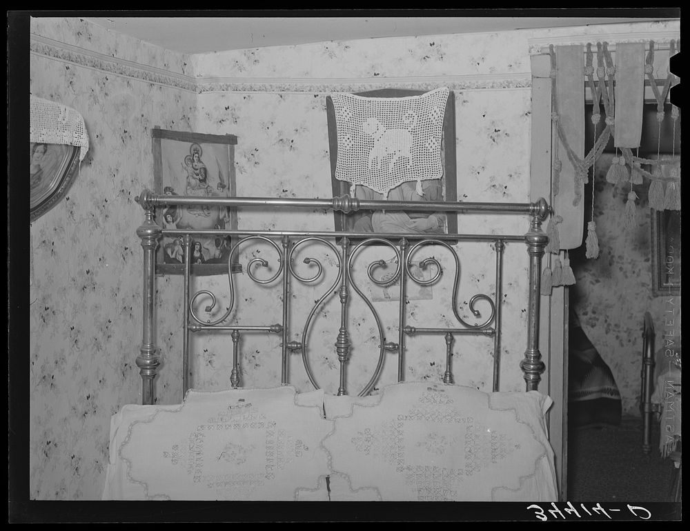 Embroidered pillow shams bed SpanishAmerican Free Photo rawpixel