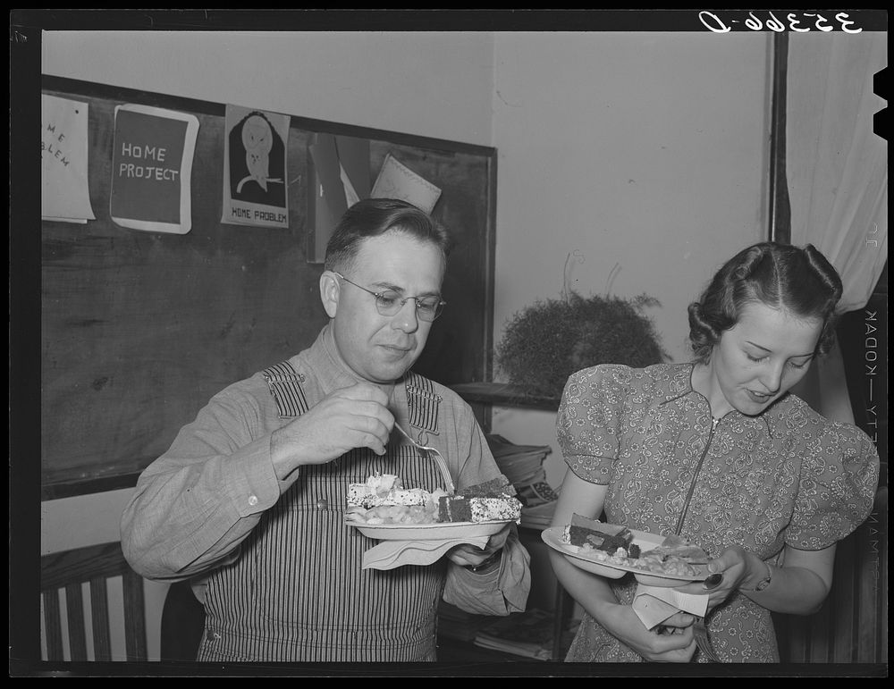 President of Jaycees and his wife at buffet supper in Eufaula, Oklahoma. See general caption number 25 by Russell Lee