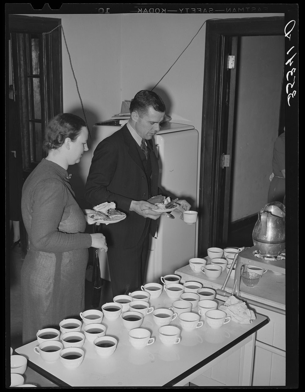 Coffee at the Jaycee buffet supper at Eufaula, Oklahoma. See general caption number 25 by Russell Lee