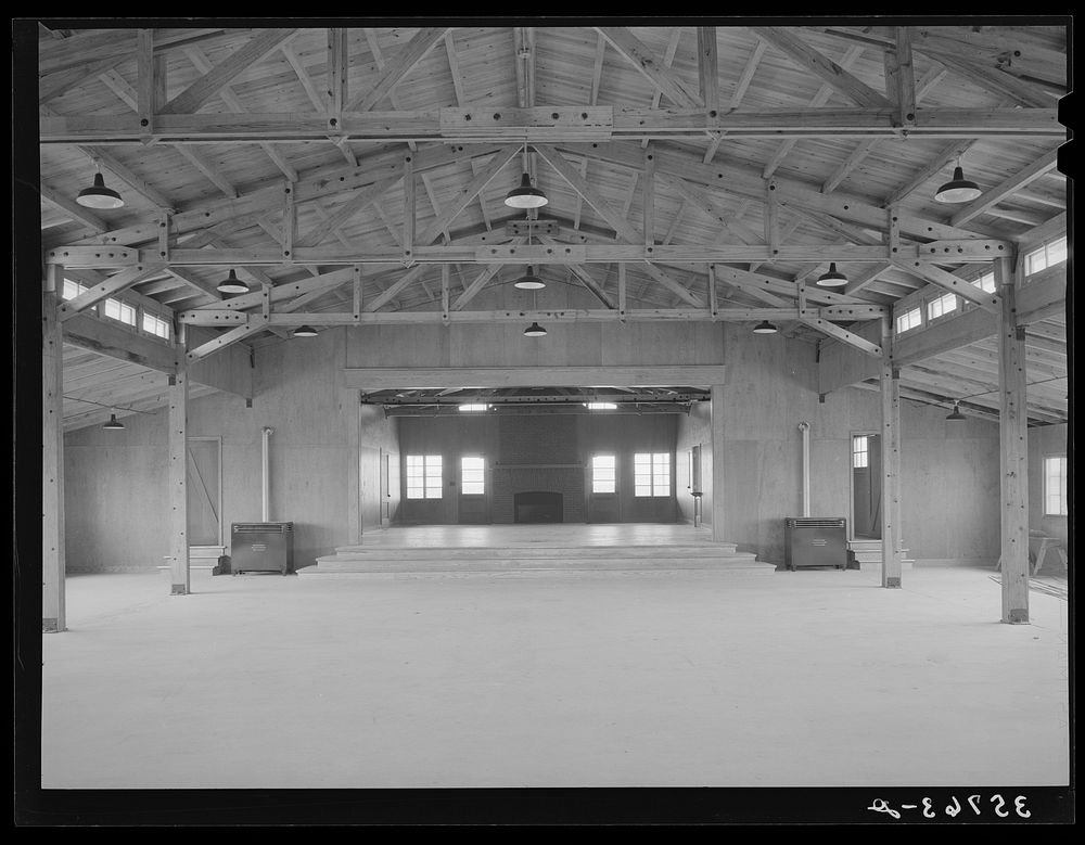 [Untitled photo, possibly related to: Interior of community building at the migratory labor camp. Sinton, Texas] by Russell…